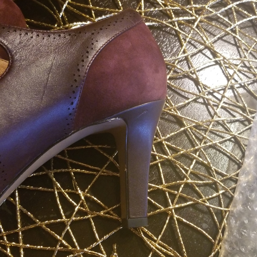 Feminine Leather/Suede Mary Janes - Picture 7 of 7